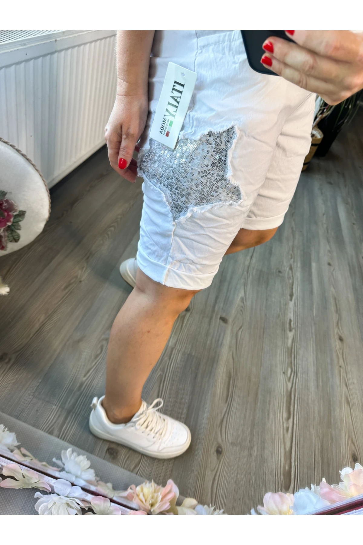 Matta İtalyan Yıldızlı Şort Beyaz