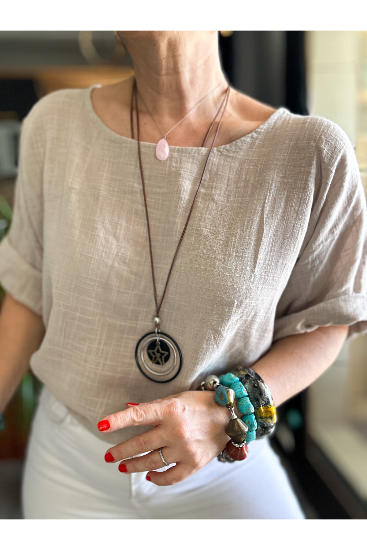 Fezza İthal Kolyeli Tasarım Bluz Beige