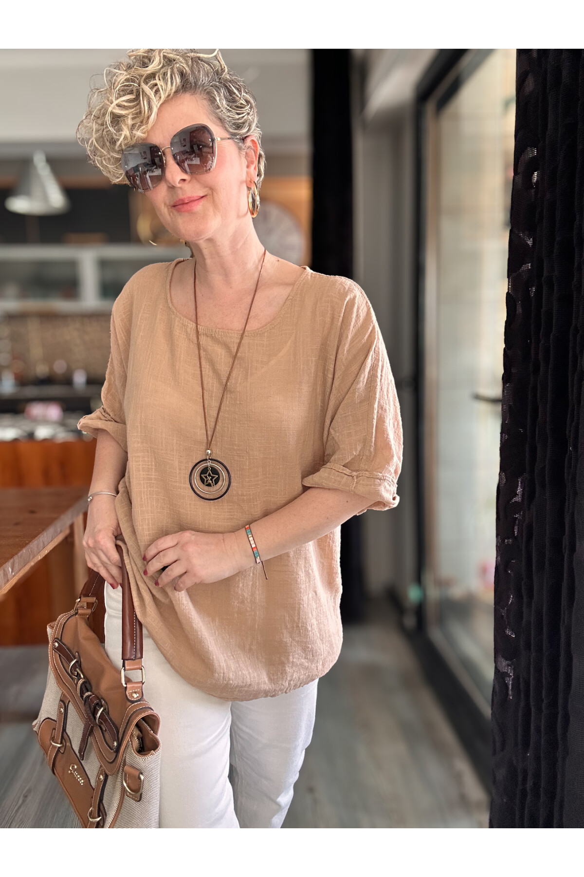 Fezza İthal Kolyeli Tasarım Bluz Cappuccino