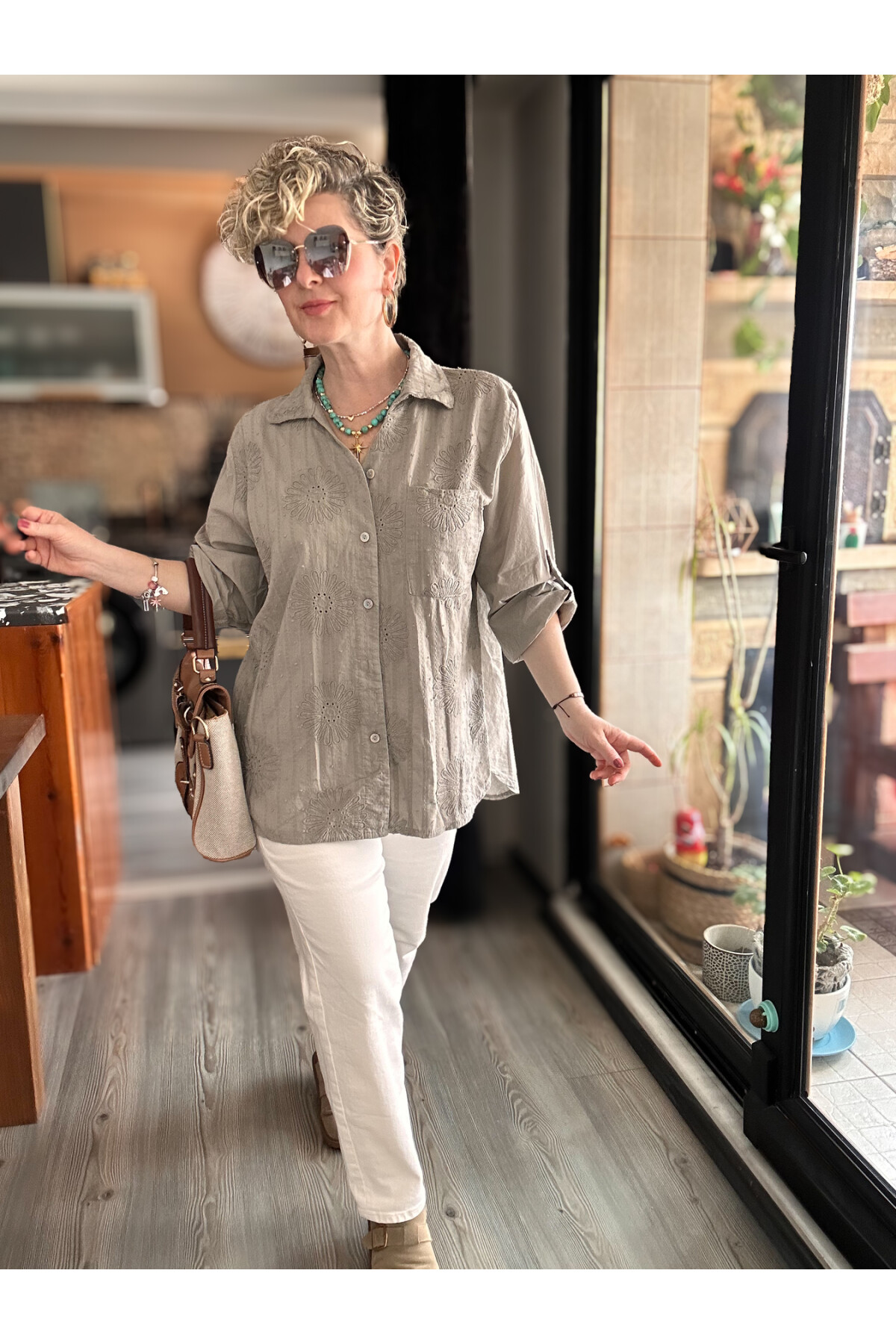 Gesso İtalyan Çiçek Fisto Detay Gömlek Vizon