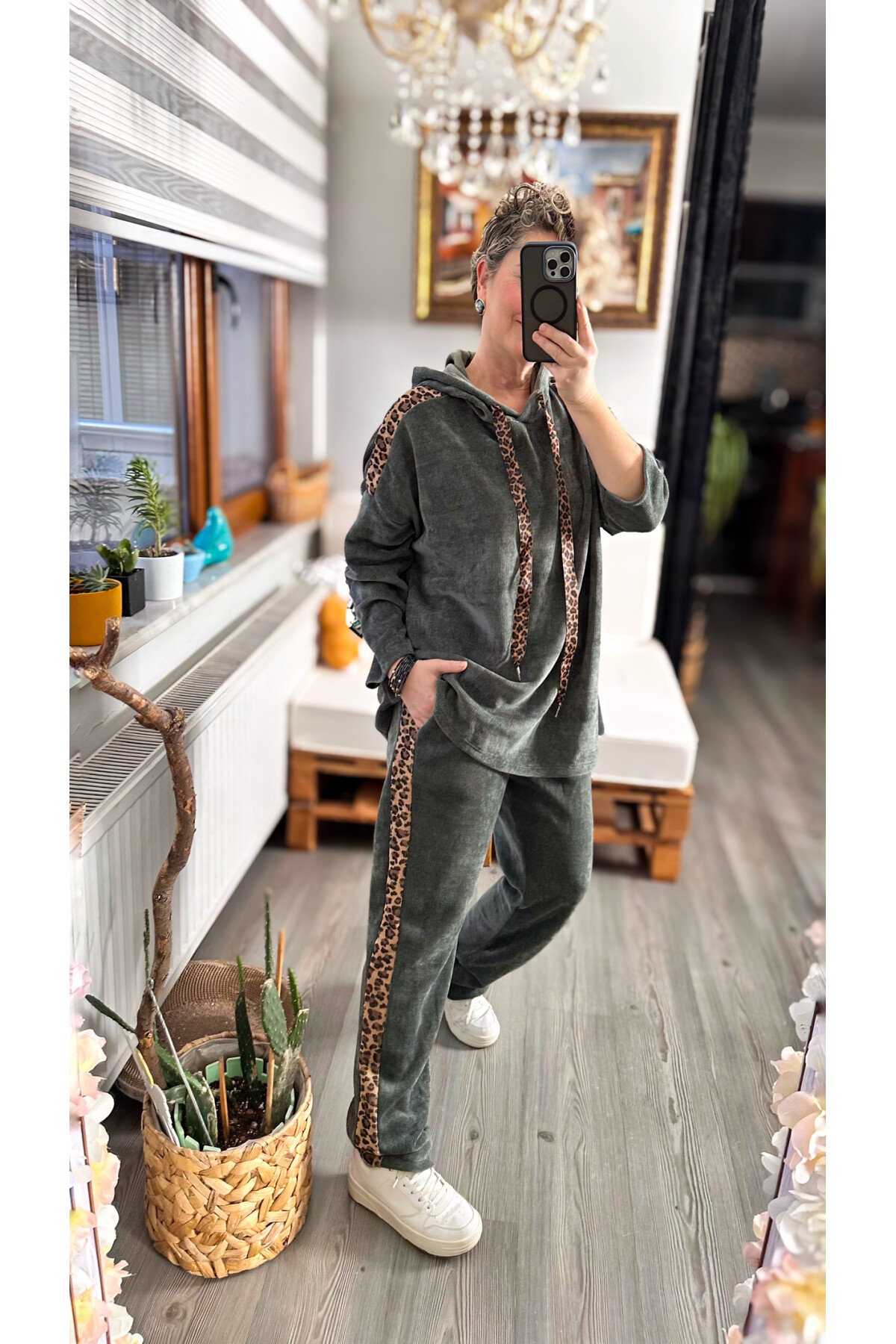 Muffin İtalyan Şönil Leopar Detay Takım Haki