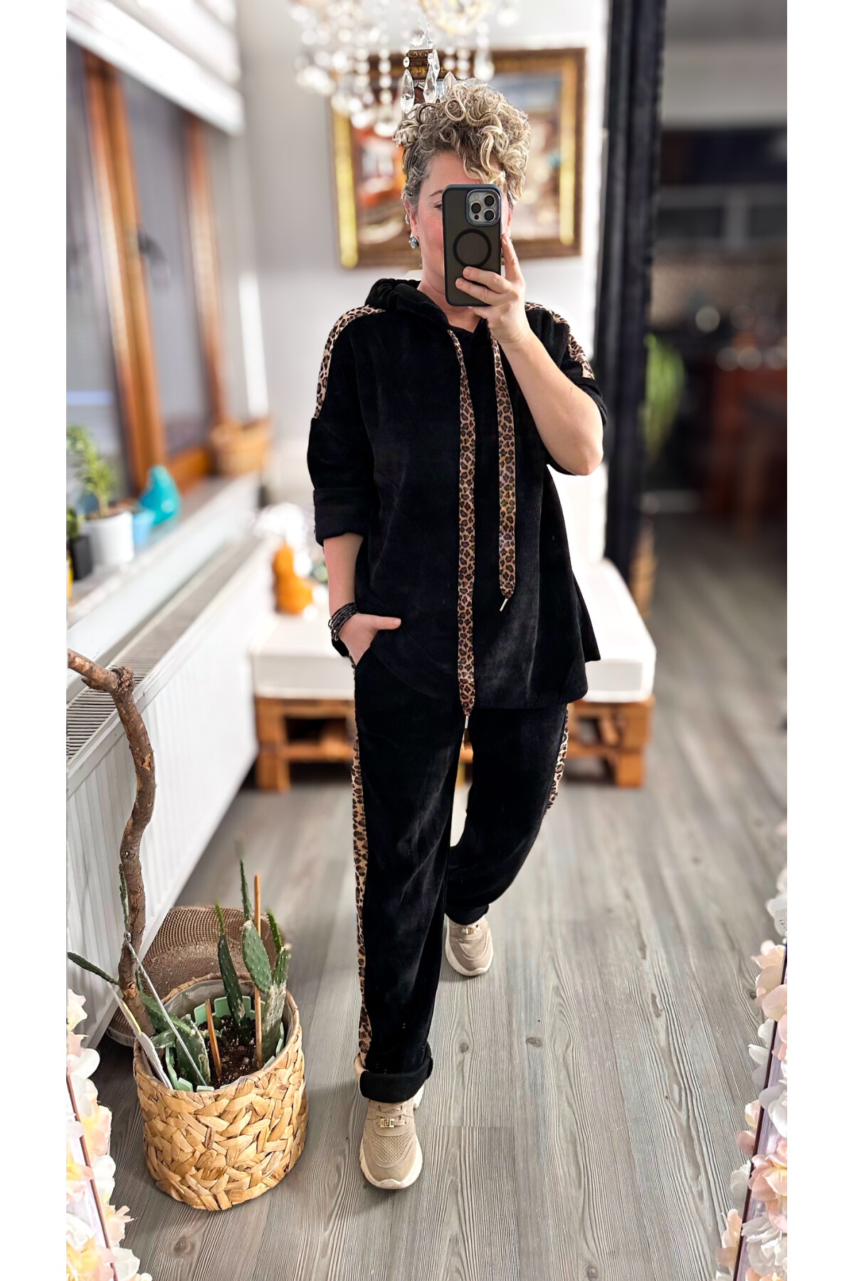 Muffin İtalyan Şönil Leopar Detay Takım Siyah