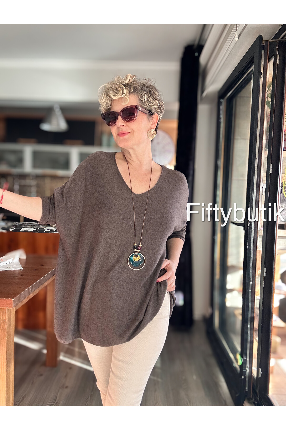 Botte İthal Kolyeli Salaş Triko Bluz Kahve