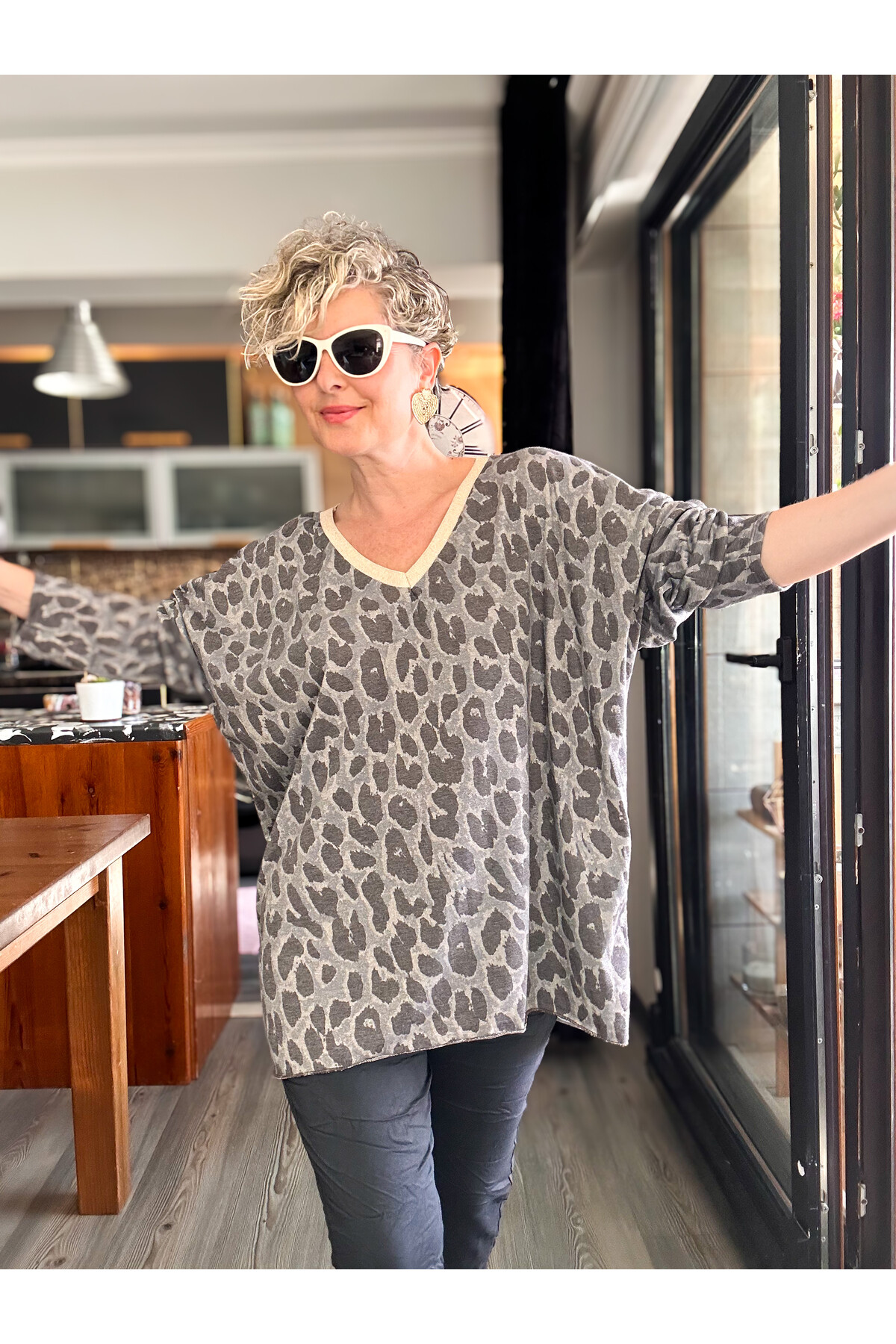 Hanna İtalyan Leopar Desen Simli Bluz Gri