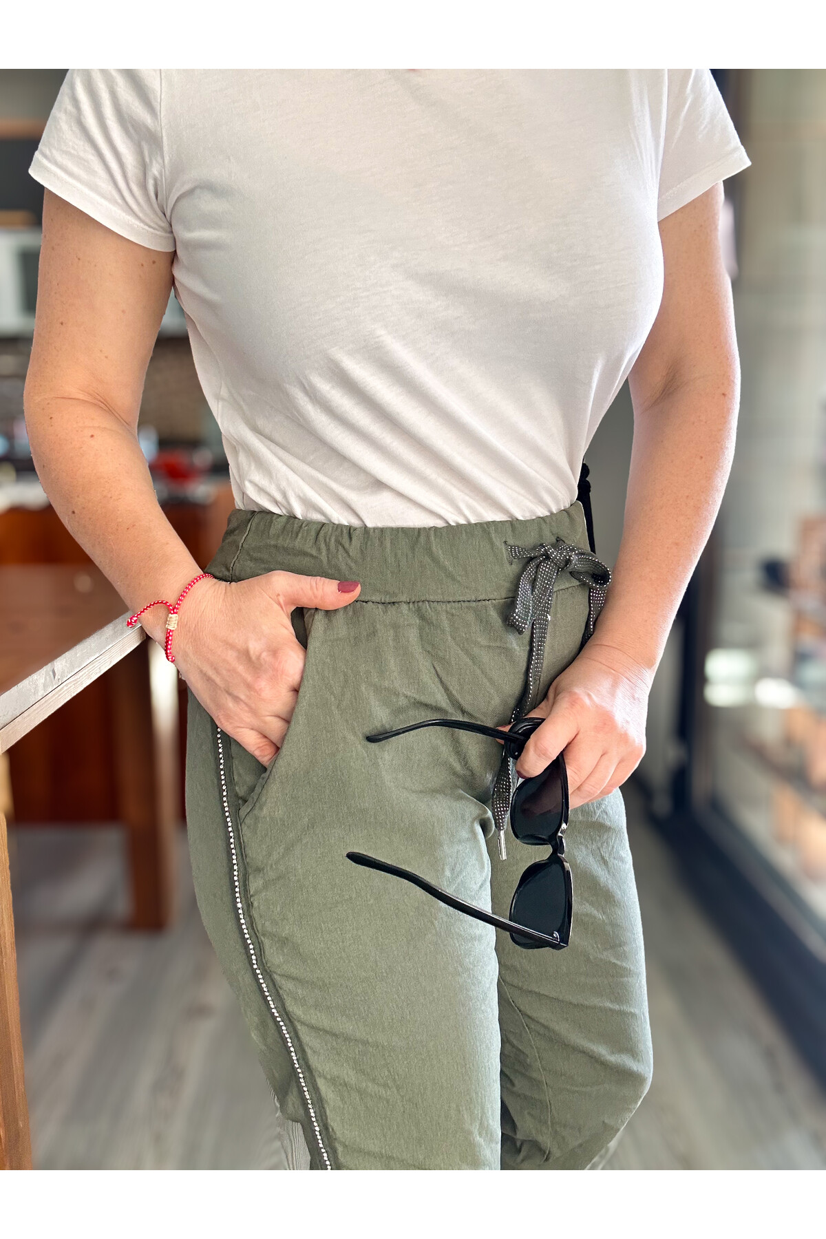 Lecce İtalyan Sihirli İnce Taş Şerit Detay Pantalon Haki