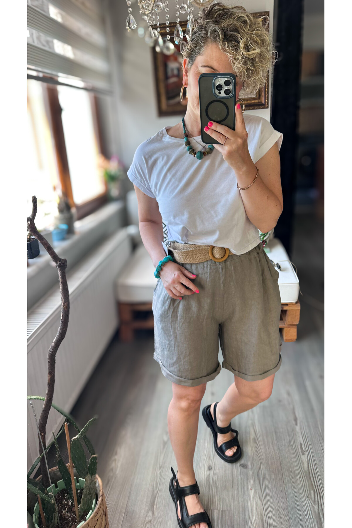 Lenasso İtalyan Stil Hasır Kemerli Keten Şort Vizon