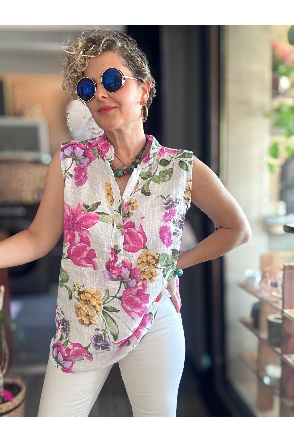 Massa Lilyum Desen Sıfır Kol İtalyan Bluz Beyaz