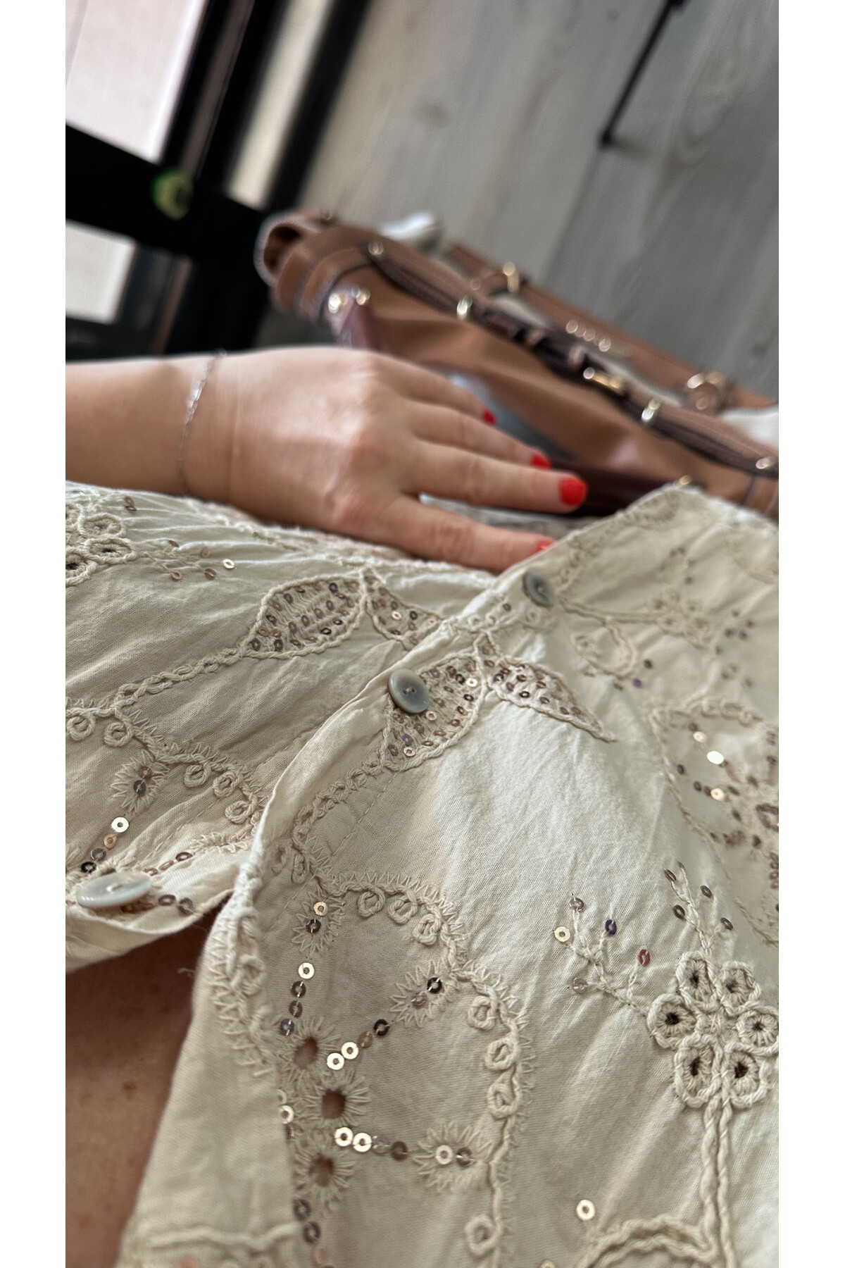 Melly İtalyan Fisto Pul Detay Gömlek Beige