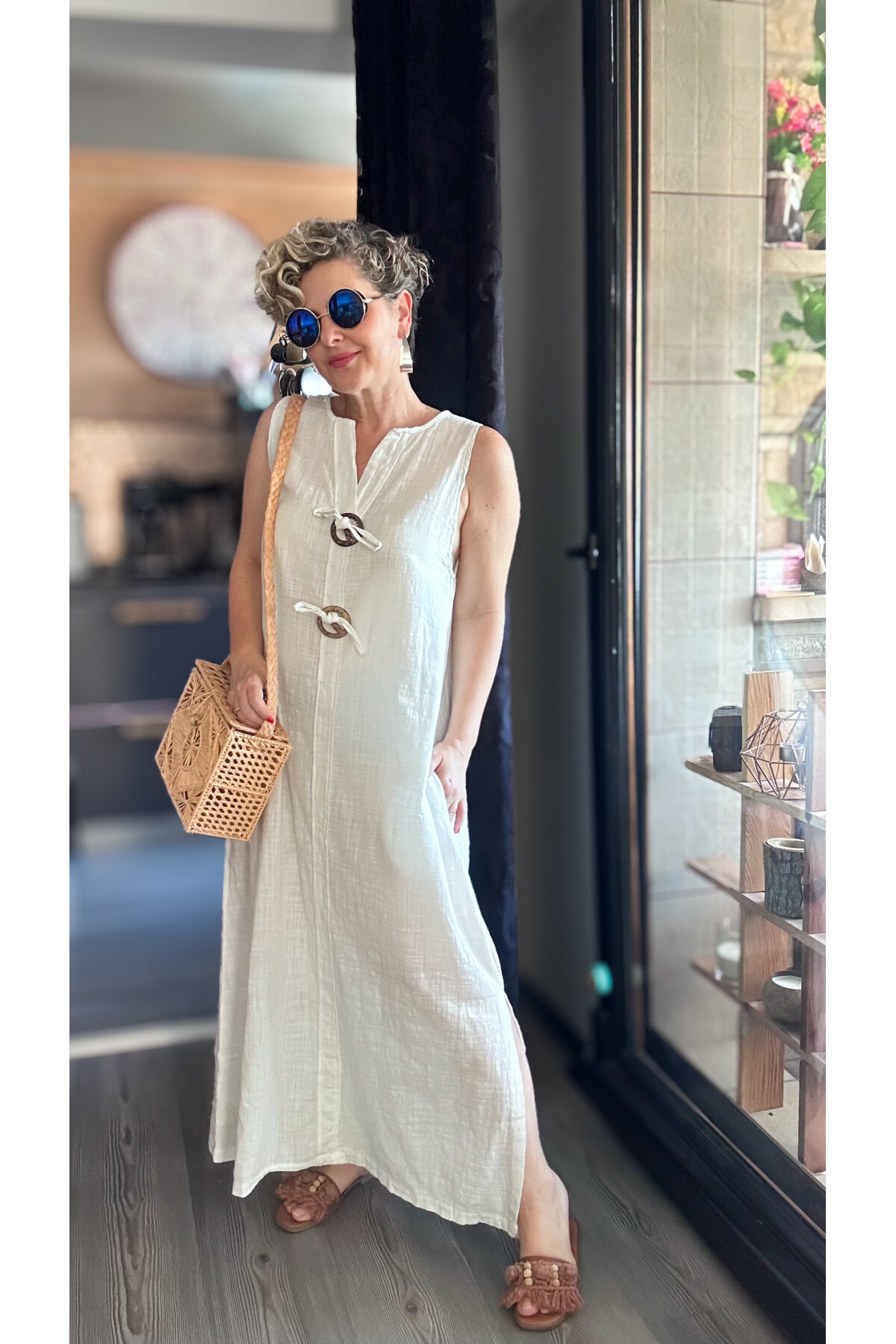 Ronni Tasarım Düğme Detay Kolsuz Elbise Beyaz