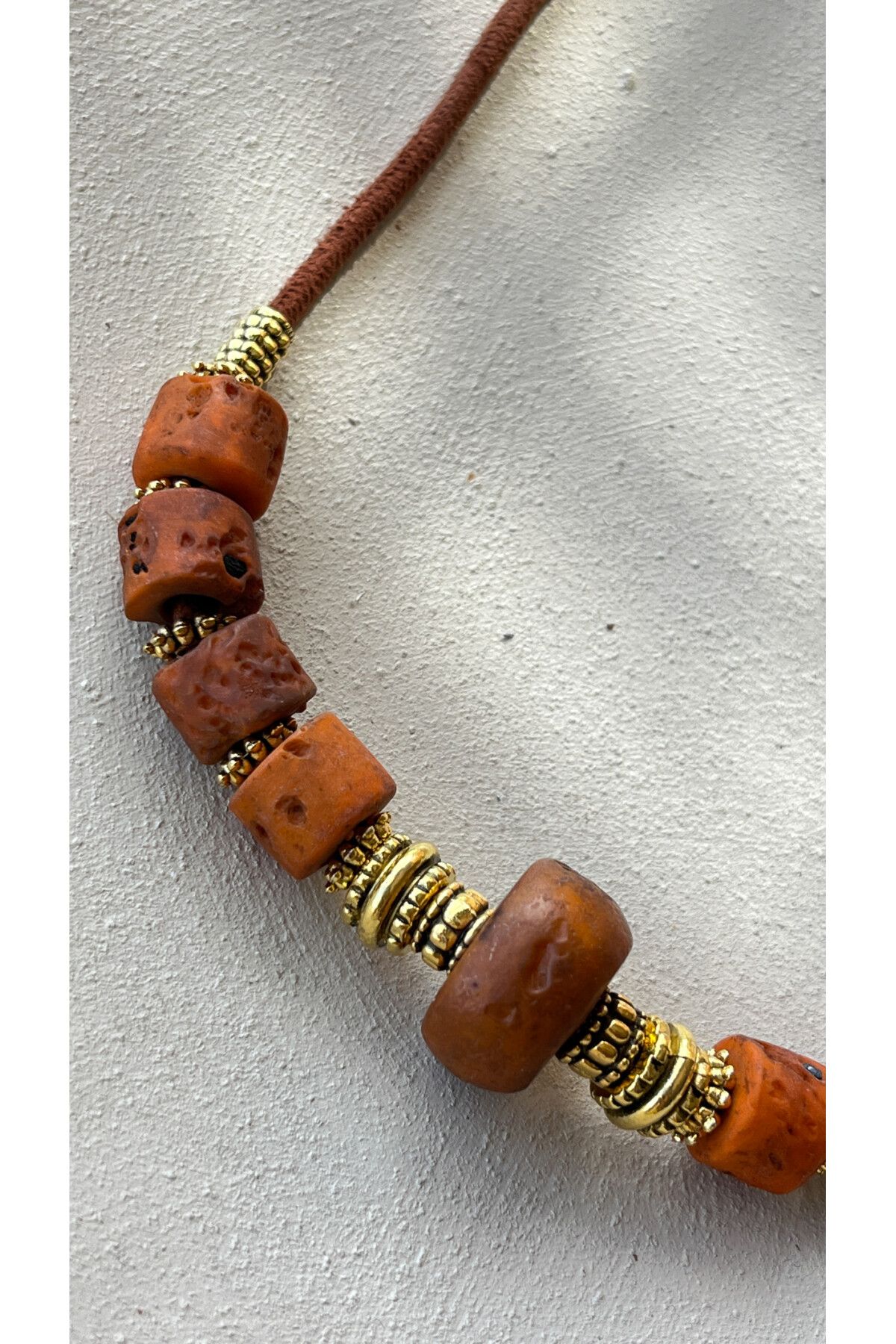 Luminous Pirinç Cam Etnik Kolye Kiremit