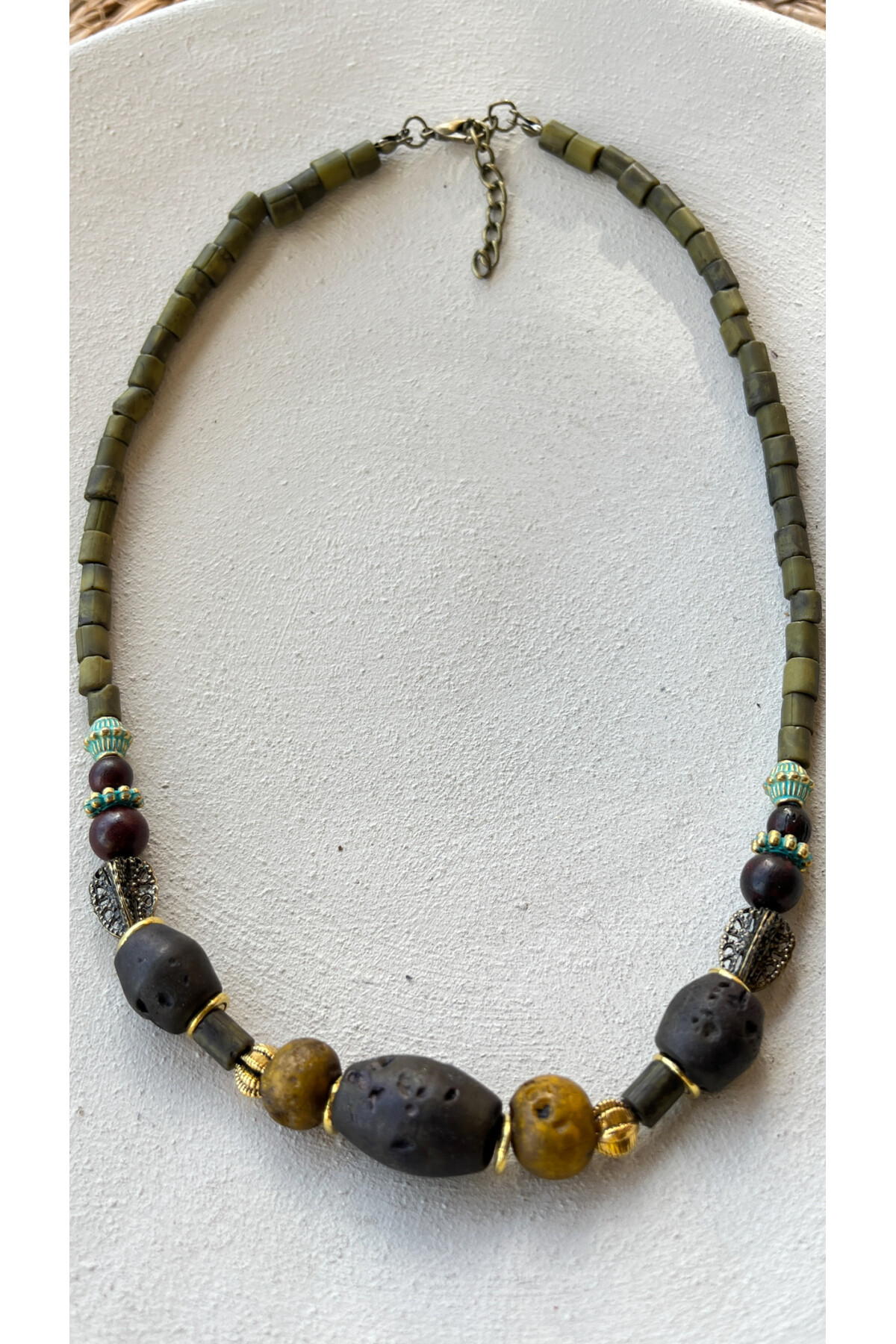 Jubilant Pirinç Cam Etnik Kolye