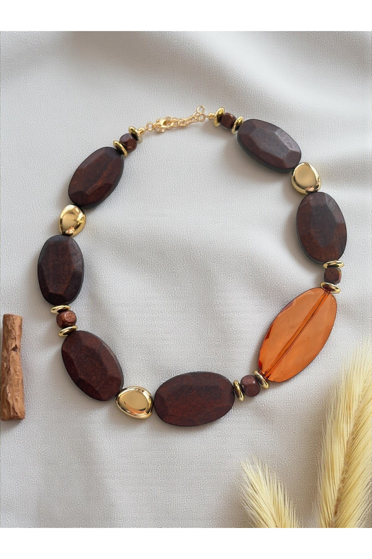 Sola  Tahta Boncuk Etnik Kolye