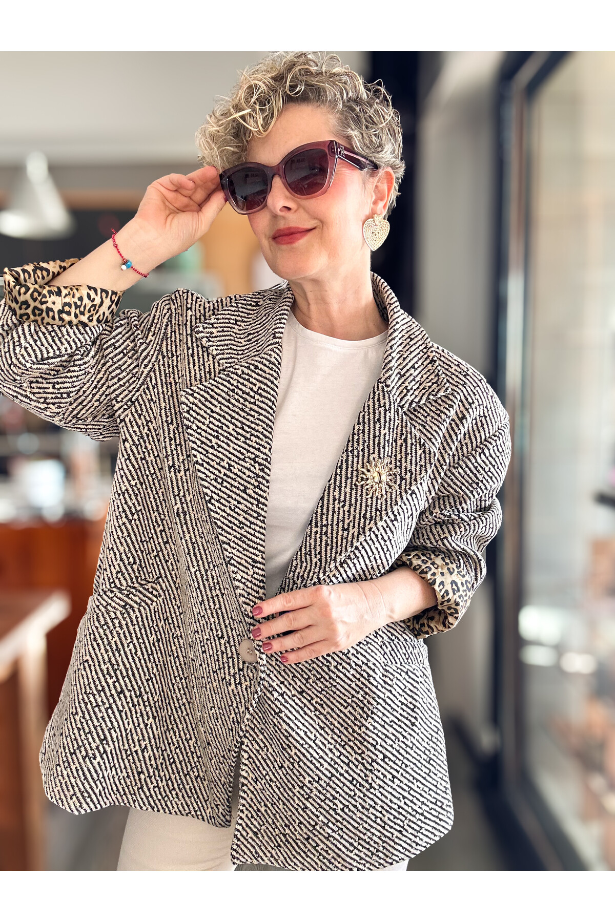 Tigre Çizgili Broşlu Leopar Astarlı Ceket Bej