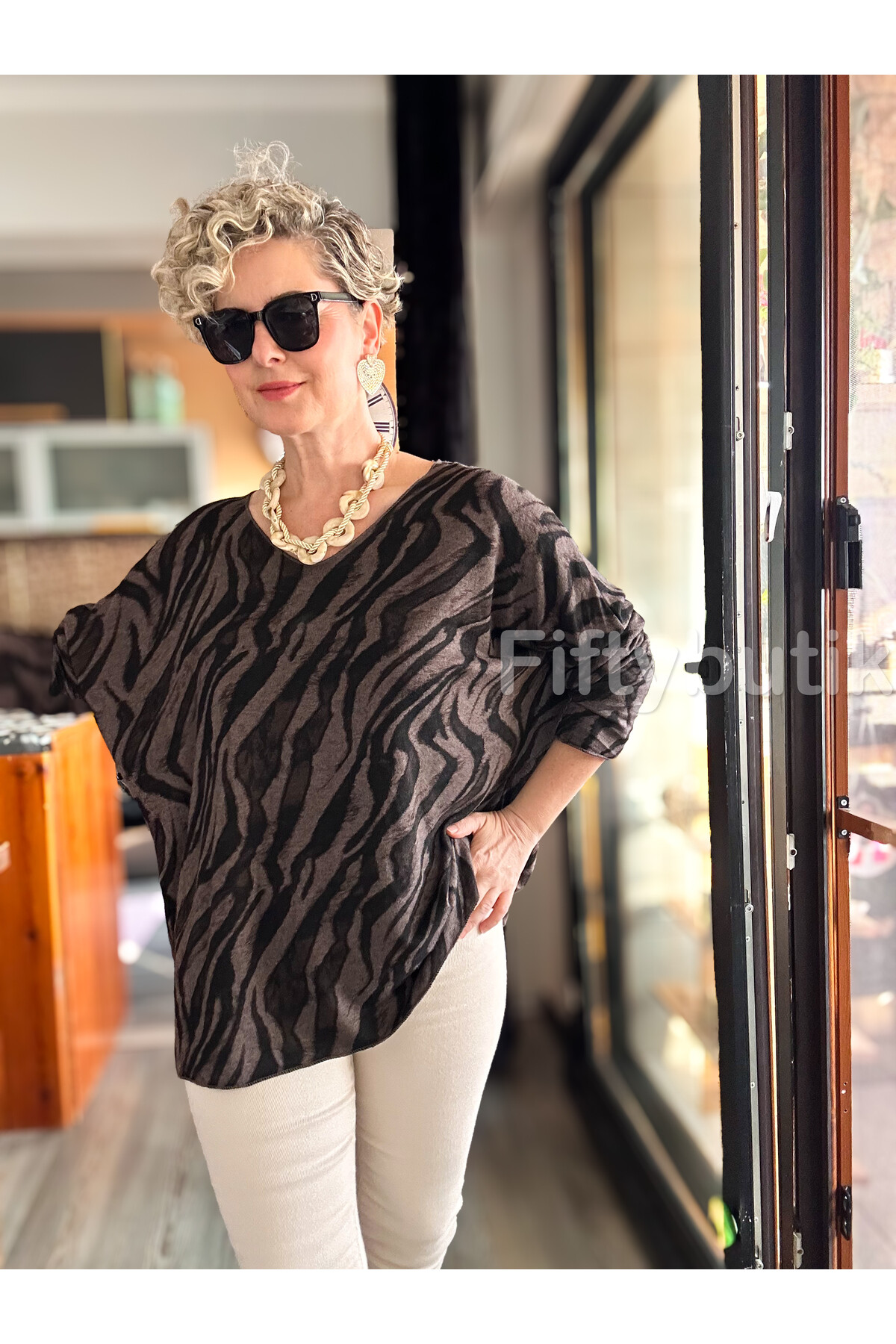 Yassa İtalyan V Yaka Zebra Desenli Triko Kahve