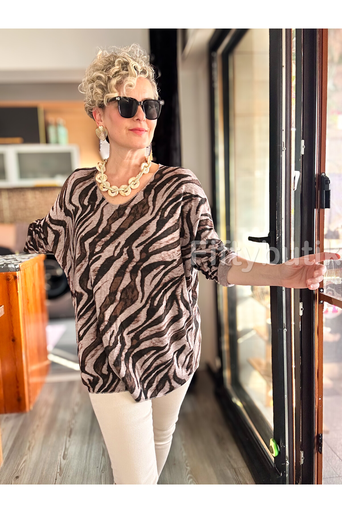 Yassa İtalyan V Yaka Zebra Desenli Triko Vizon