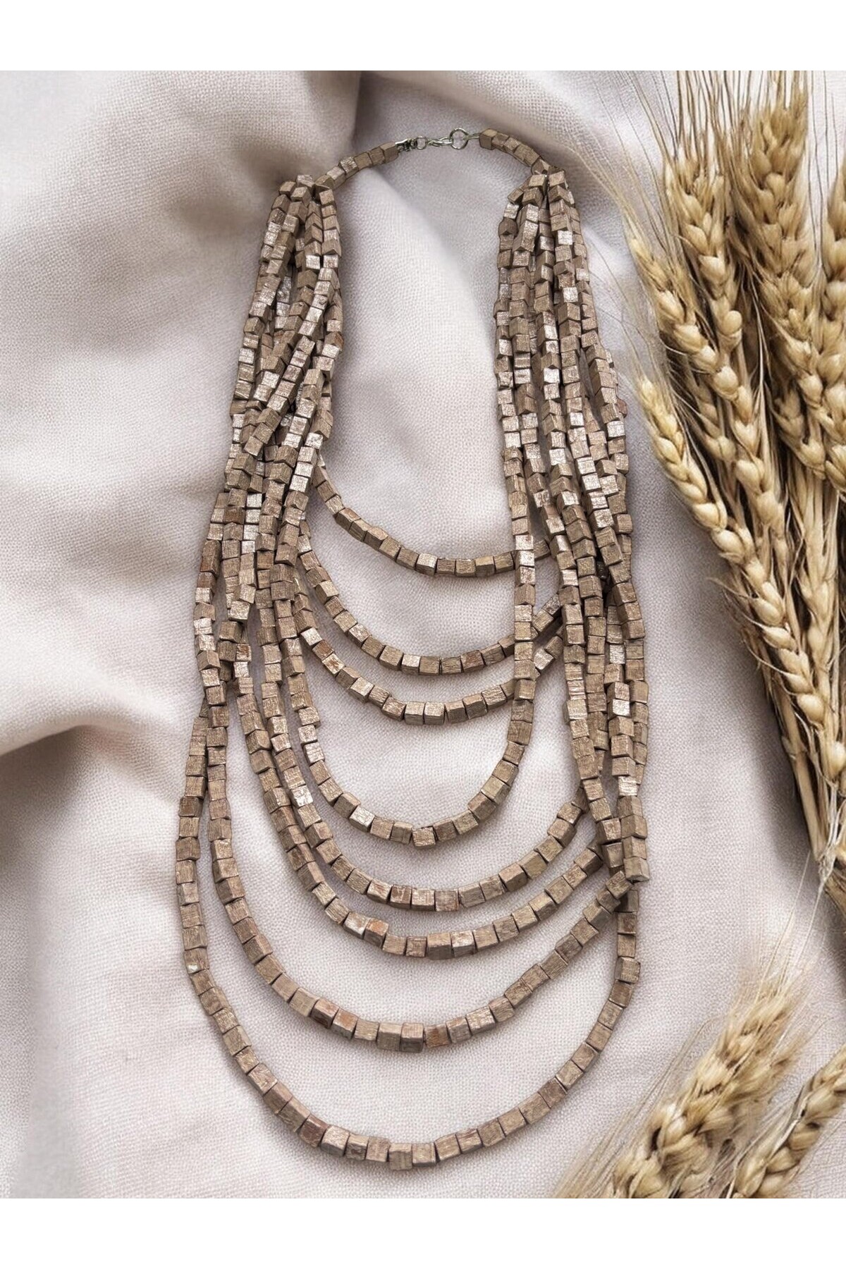 Krem Tahta Otantik Sekiz Sıra Kolye