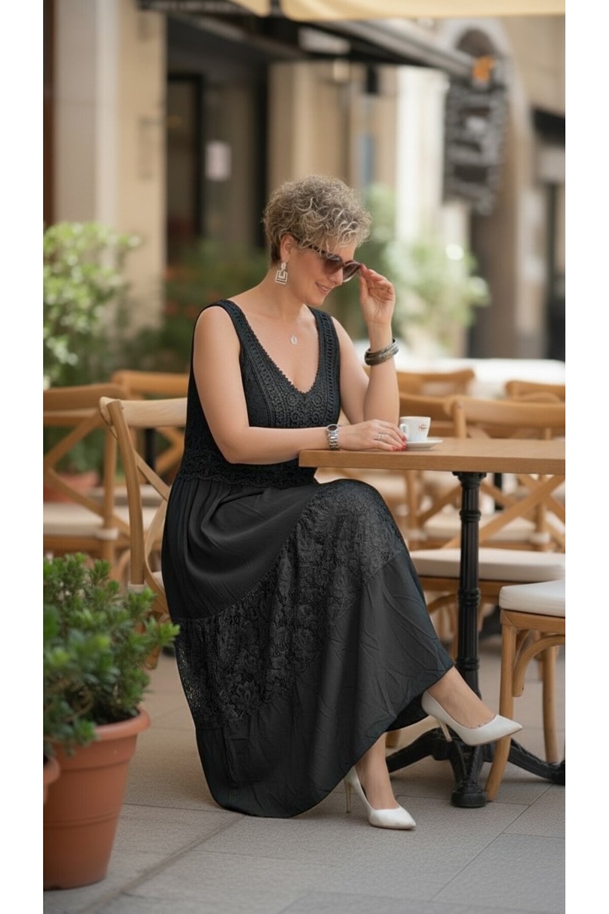 Pizzo İtalyan Brode İşlemeli Elbise Siyah