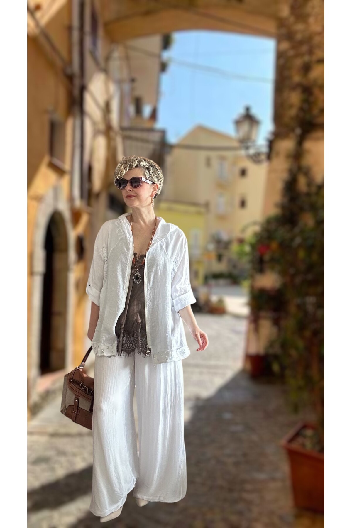 Ratta Fisto İşlemeli Payet Detaylı Truvakar Kol Keten Ceket Beyaz