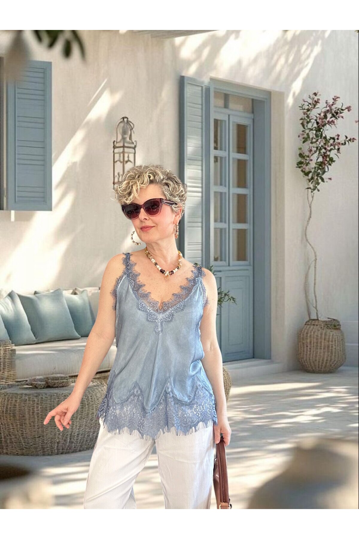 Senza Dantel Detaylı Premium Saten V Yaka Bluz İndigo