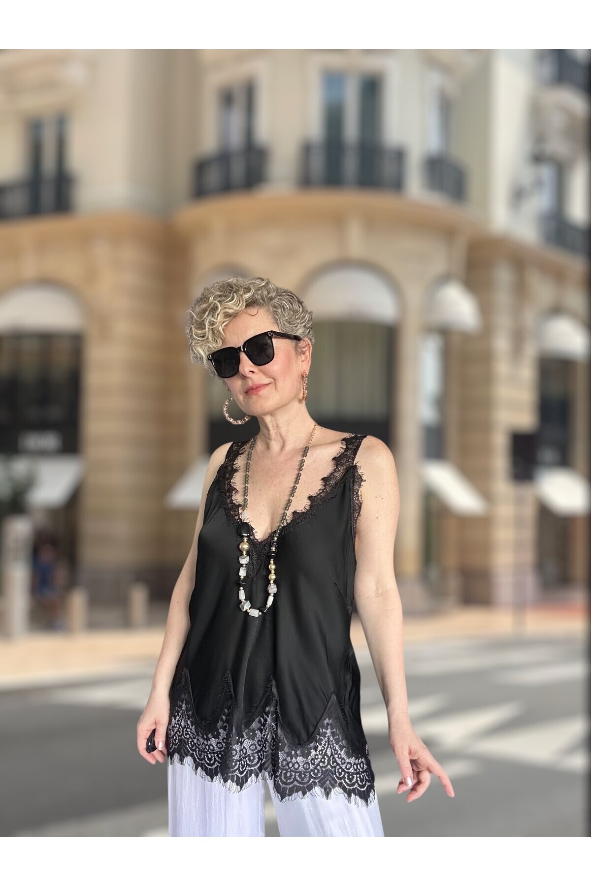 Senza Dantel Detaylı Premium Saten V Yaka Bluz Siyah