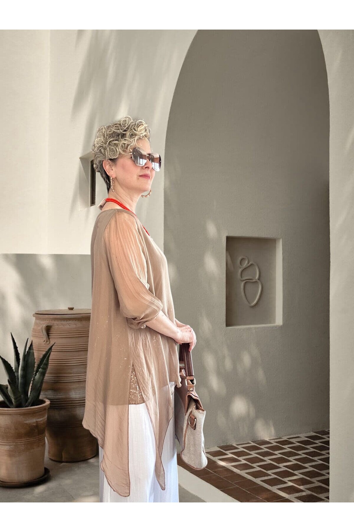 Sette Asimetrik Kesim Payetli İpek Kollu Premium Bluz Camel