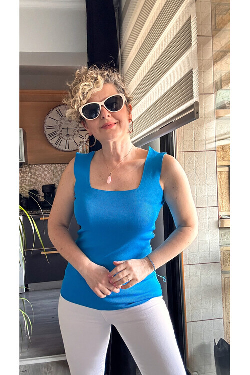 Esline Çivit Mavi Kare Yaka Dört Mevsim Triko Atlet