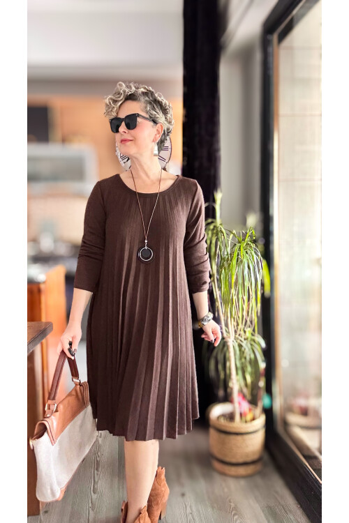 Fabro İtalyan Kolyeli Pilise Detay Elbise Kahverengi