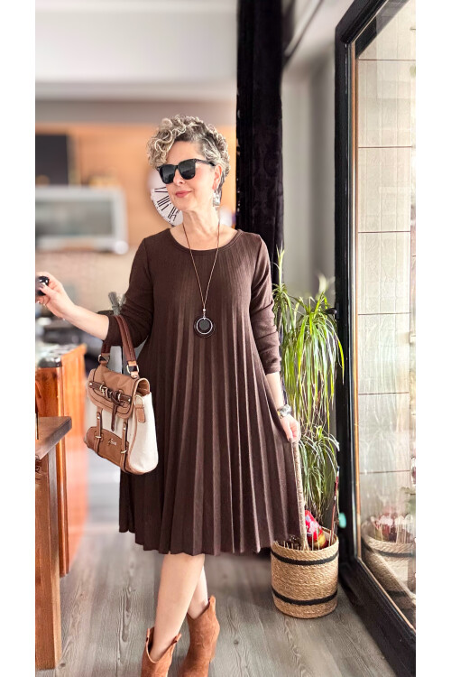 Fabro İtalyan Kolyeli Pilise Detay Elbise Kahverengi