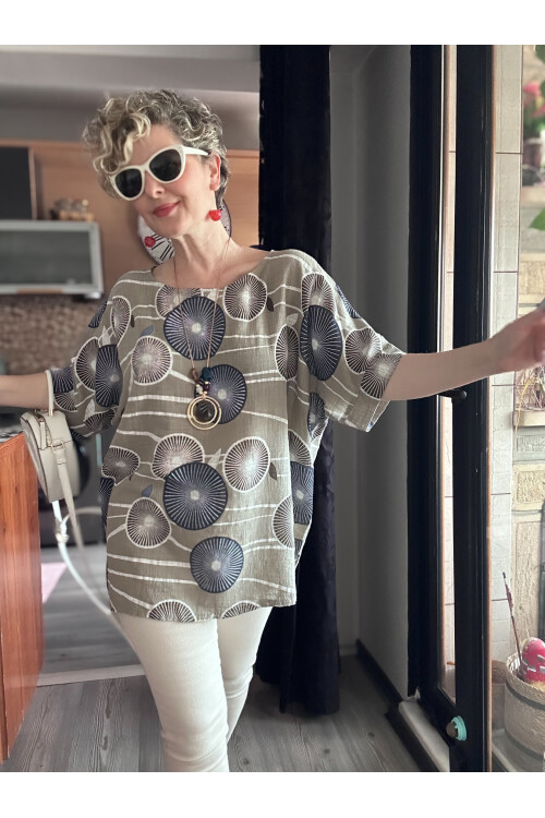 Limmo Desenli  İthal Kolyeli Tasarım Bluz Vizon