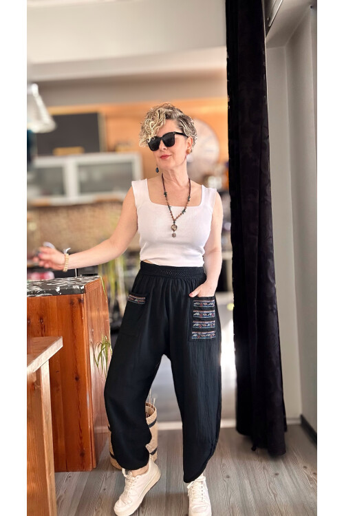 Ranna Cep Nakış Detay V Paça Pantolon Siyah