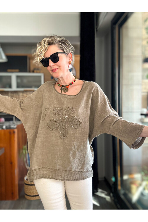 Robre Papatya Detay Tasarım Bluz Vizon