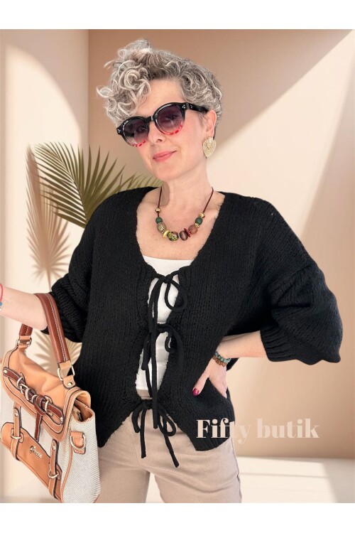 Blum Tasarım Bağcıklı Yün Hırka Siyah