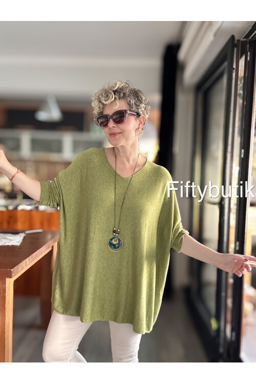 Botte İthal Kolyeli Salaş Triko Bluz Fıstık Yeşil