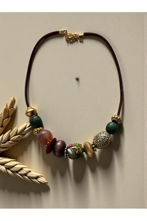 Elke Pirinç Cam Etnik Kolye