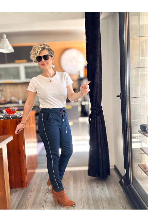 Lecce İtalyan Sihirli İnce Taş Şerit Detay Pantalon Lacivert