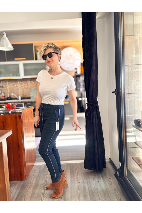 Lecce İtalyan Sihirli İnce Taş Şerit Detay Pantalon Lacivert