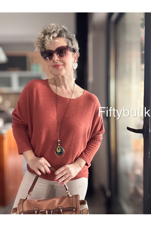 Mezzo İtalyan Kolyeli Tasarım Triko Bluz Kiremit