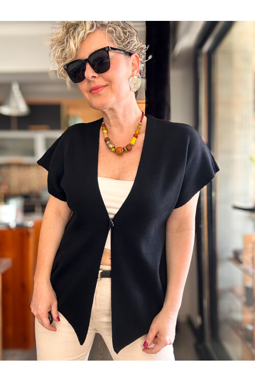 Tasarım Asimetrik Kesim Triko Yelek Siyah