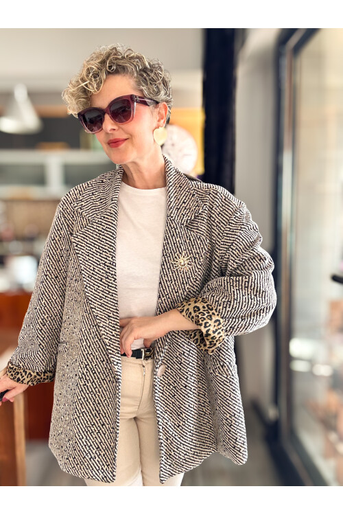 Tigre Çizgili Broşlu Leopar Astarlı Ceket Bej
