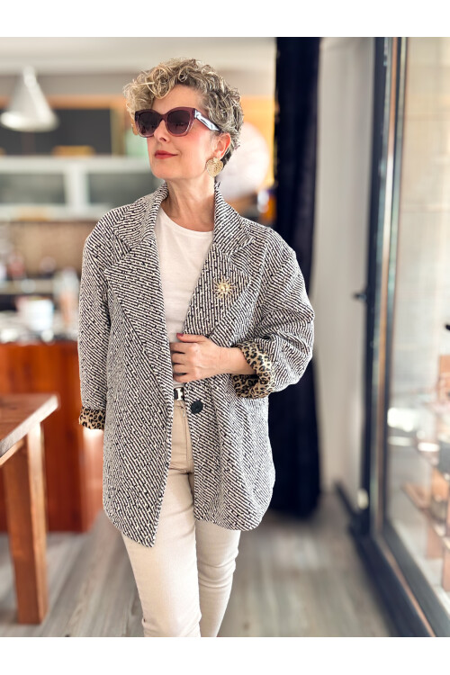 Tigre Çizgili Broşlu Leopar Astarlı Ceket Beyaz