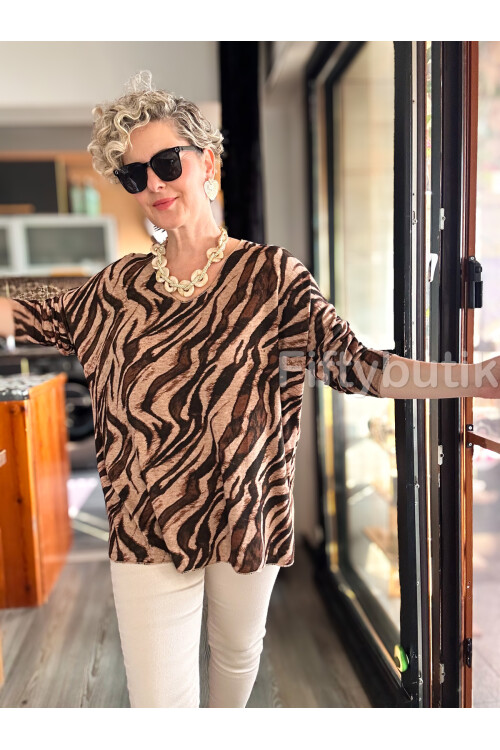 Yassa İtalyan V Yaka Zebra Desenli Triko Cappuccino