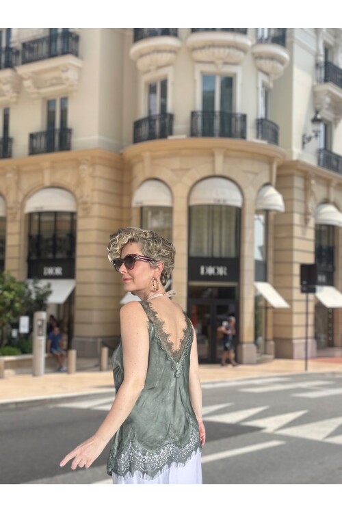 Senza Dantel Detaylı Premium Saten V Yaka Bluz Haki