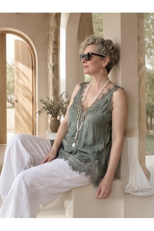 Senza Dantel Detaylı Premium Saten V Yaka Bluz Haki