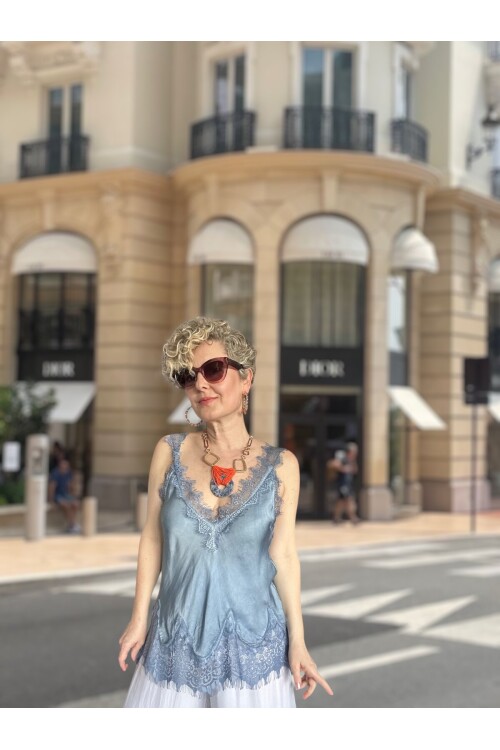 Senza Dantel Detaylı Premium Saten V Yaka Bluz İndigo