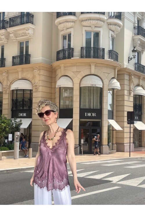 Senza Dantel Detaylı Premium Saten V Yaka Bluz Mürdüm