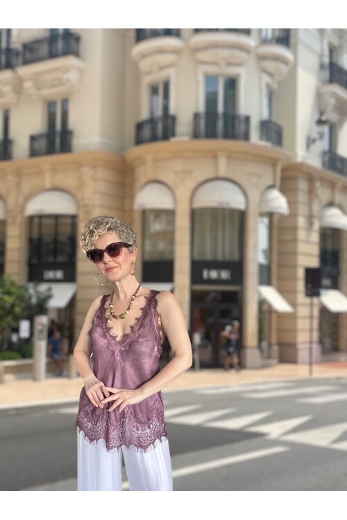 Senza Dantel Detaylı Premium Saten V Yaka Bluz Mürdüm