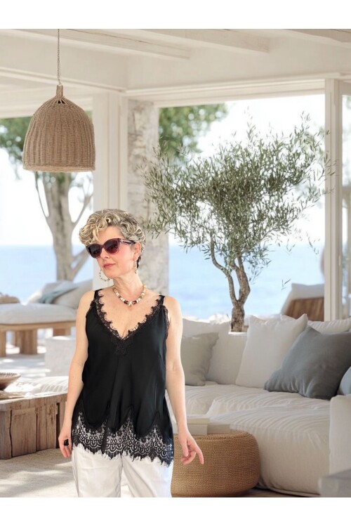 Senza Dantel Detaylı Premium Saten V Yaka Bluz Siyah